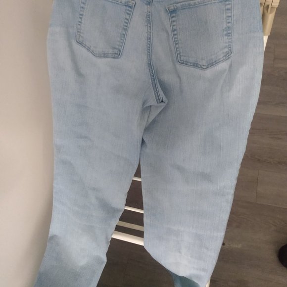 Gloria Vanderbilt Jeans - Picture 7 of 9